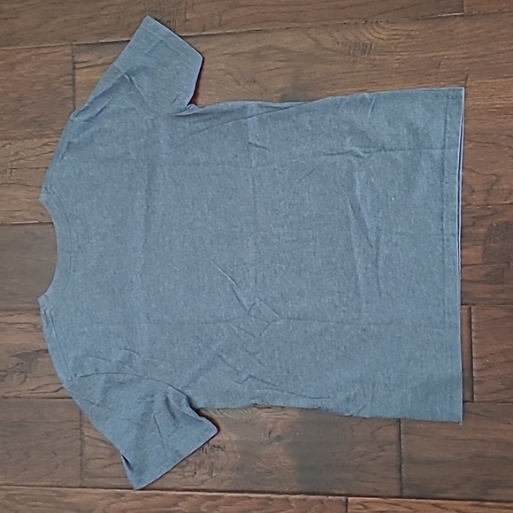 Adidas Grey T-Shirt with an Orange Logo size Medium (10-12) - Picture 3 of 4